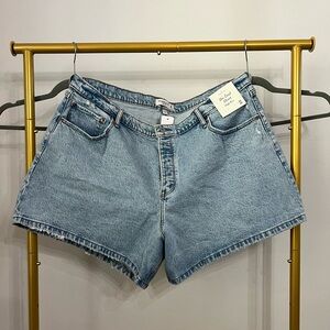 NWT The Dad Curve Love High Rise Short